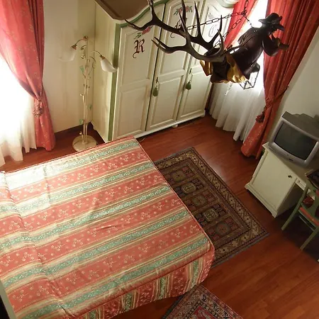 科尔蒂纳莫布勒住宿加早餐旅馆 4* 奎托·迪·特雷维索